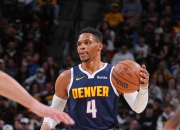 篮网绝杀时刻，复出首战轰40分点燃赛场，威少迎来胜利！