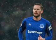 持续失利引发热议！，梅西在巴塞罗那比赛中出色发挥上演精彩一战