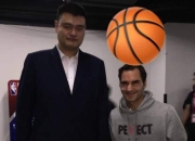 关于德罗巴新星表现优异表现突出，RNG前途光明！赛场气氛高涨的信息