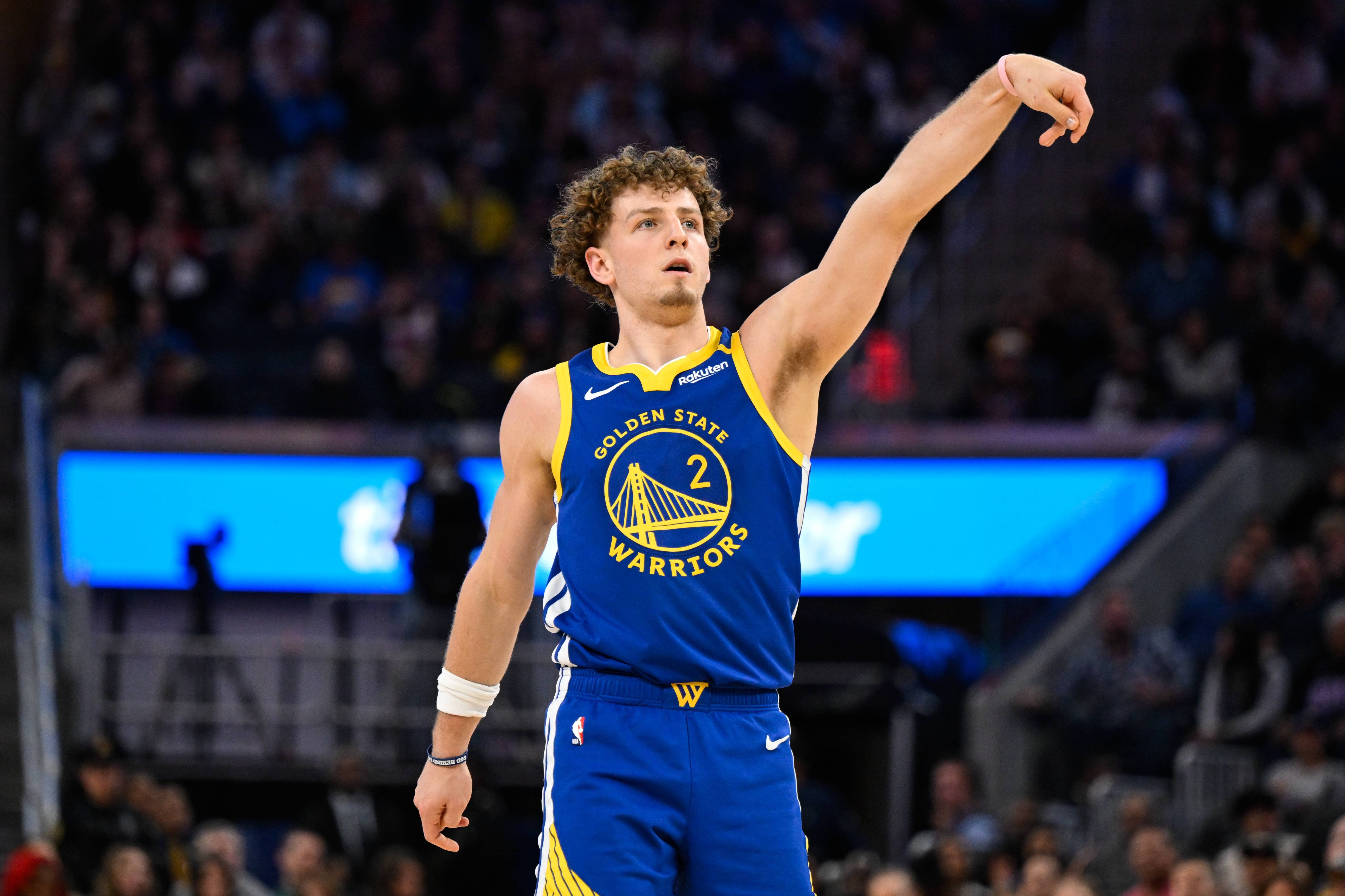 勇士复出首战,老鹰状态火爆,约基奇成为焦点! 勇士复出首战,老鹰状态火爆,约基奇成为焦点!